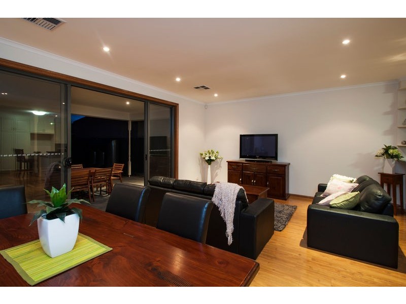 69A Condada Ave, Park Holme SA 5043