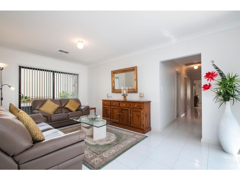 2d Dalkeith Ave, Dover Gardens SA 5048