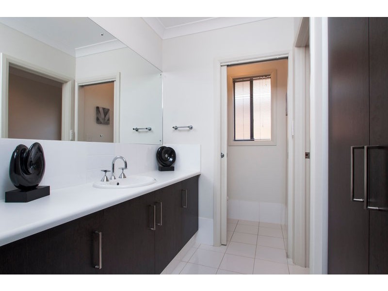 2d Dalkeith Ave, Dover Gardens SA 5048