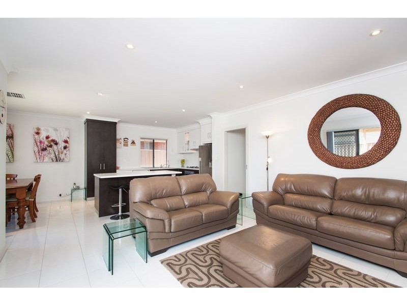 2d Dalkeith Ave, Dover Gardens SA 5048