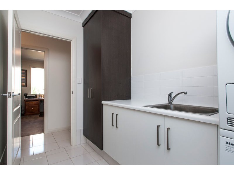 2d Dalkeith Ave, Dover Gardens SA 5048