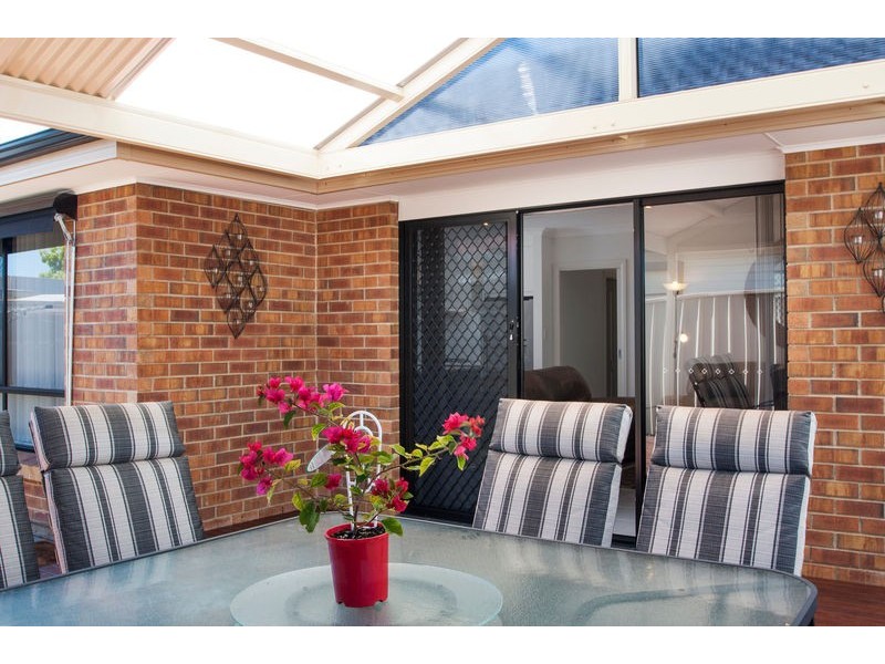 2d Dalkeith Ave, Dover Gardens SA 5048