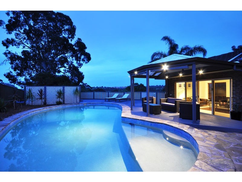 4 Goldfinch Place, Flagstaff Hill SA 5159