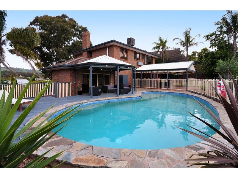 4 Goldfinch Place, Flagstaff Hill SA 5159