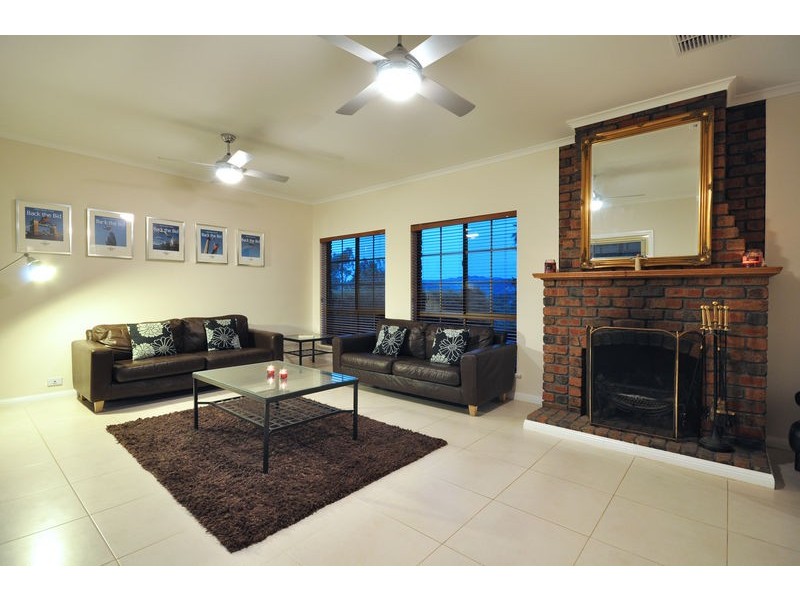 4 Goldfinch Place, Flagstaff Hill SA 5159