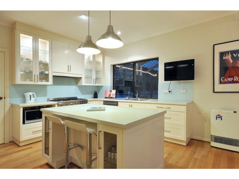 4 Goldfinch Place, Flagstaff Hill SA 5159