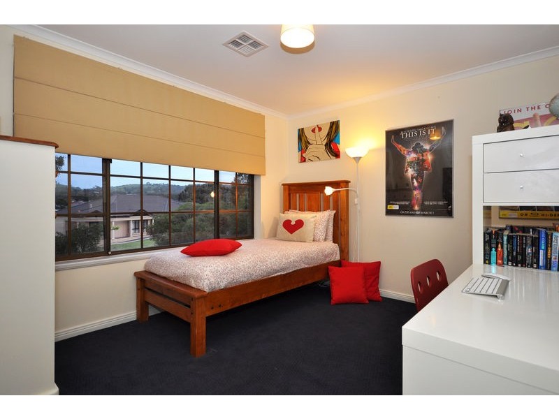 4 Goldfinch Place, Flagstaff Hill SA 5159