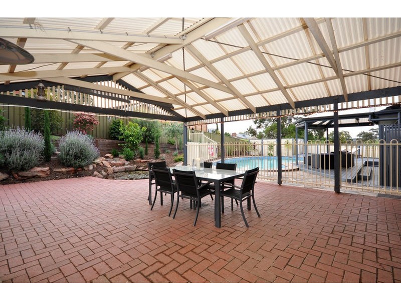 4 Goldfinch Place, Flagstaff Hill SA 5159