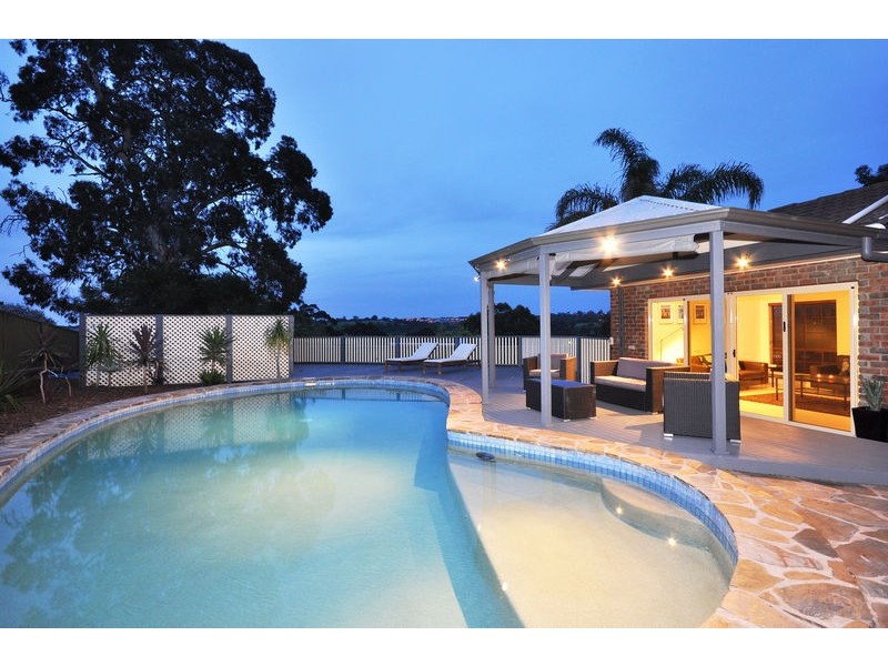 4 Goldfinch Place, Flagstaff Hill SA 5159