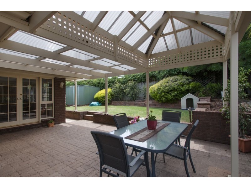 12 Falcon Ave, Hallett Cove SA 5158