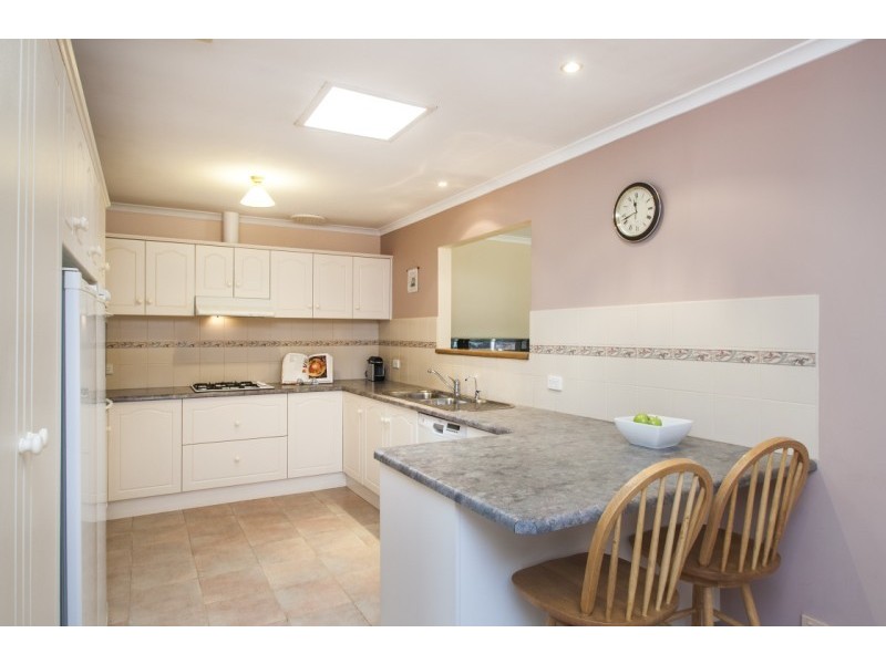 12 Falcon Ave, Hallett Cove SA 5158