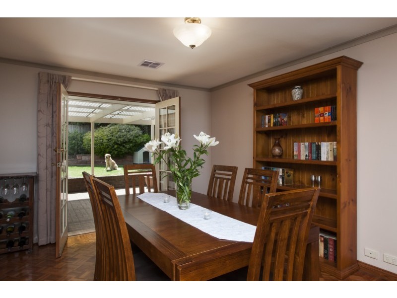 12 Falcon Ave, Hallett Cove SA 5158