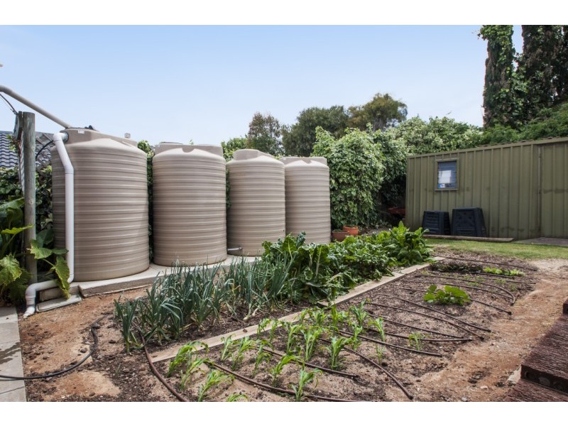 12 Falcon Ave, Hallett Cove SA 5158