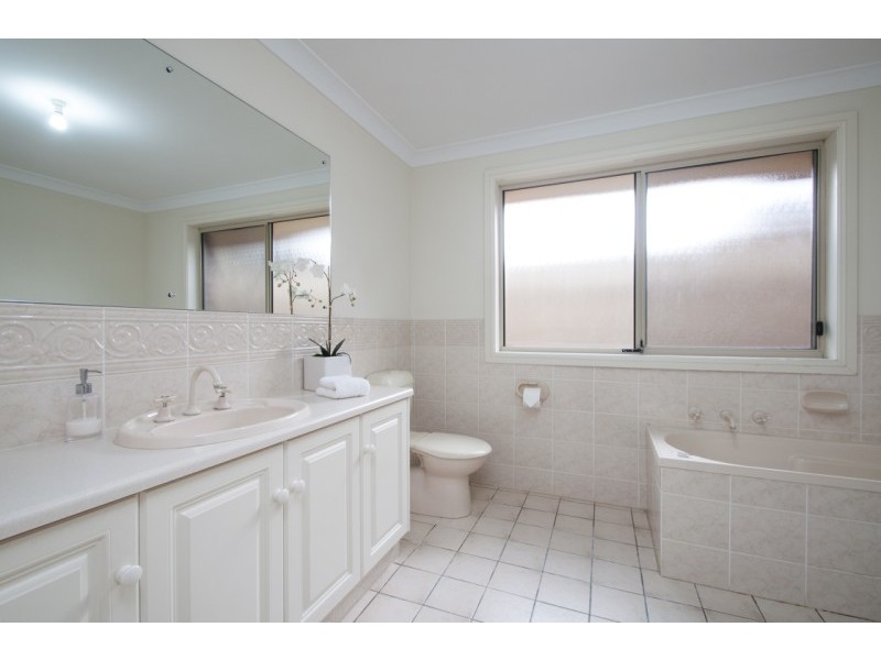 4 Douglas Fir Ct (Monterey Pine Est), Aberfoyle Park SA 5159