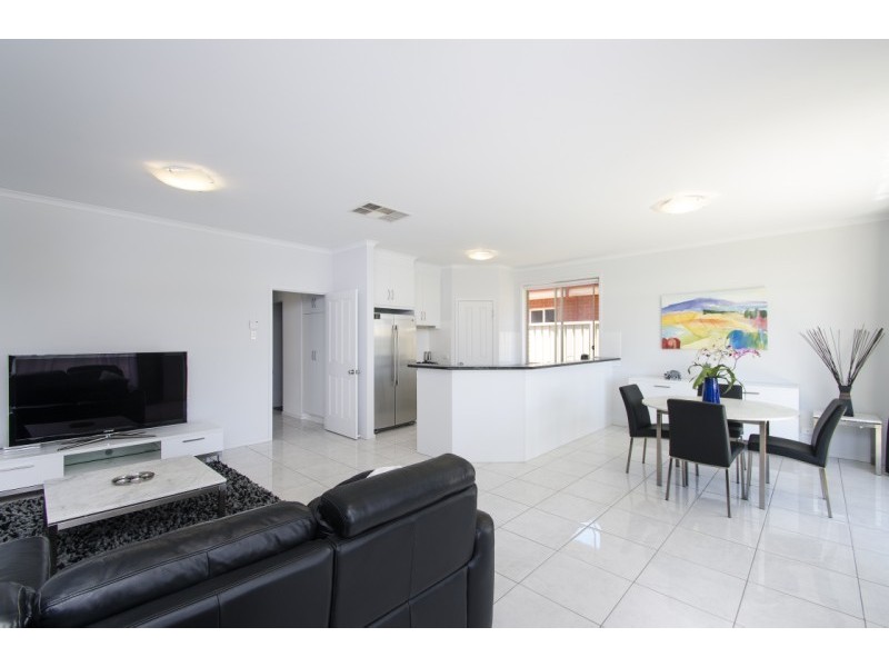 71 Weroona Avenue, Park Holme SA 5043