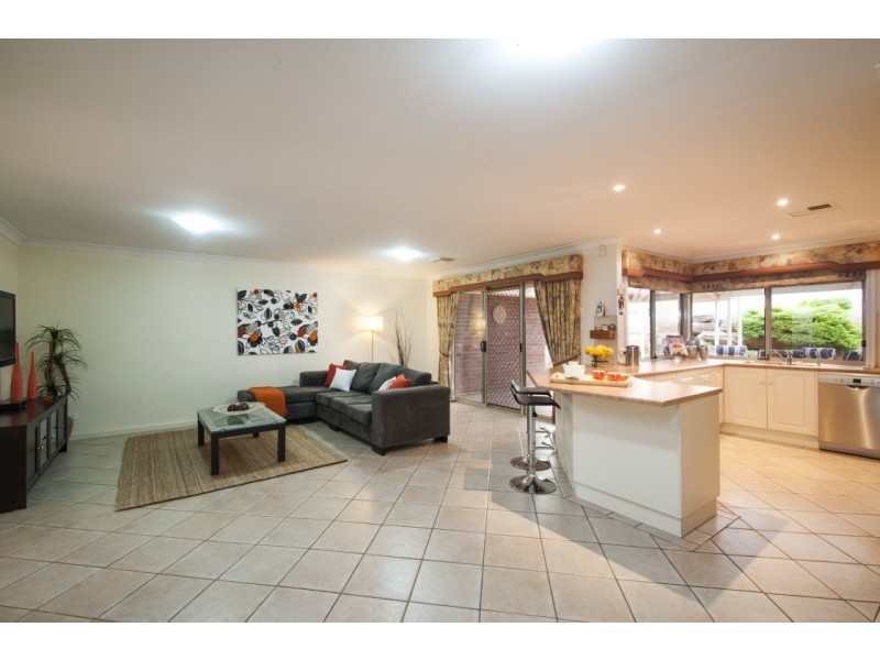 .4 Douglas Fir Ct (Monterey Pine Est), Aberfoyle Park SA 5159