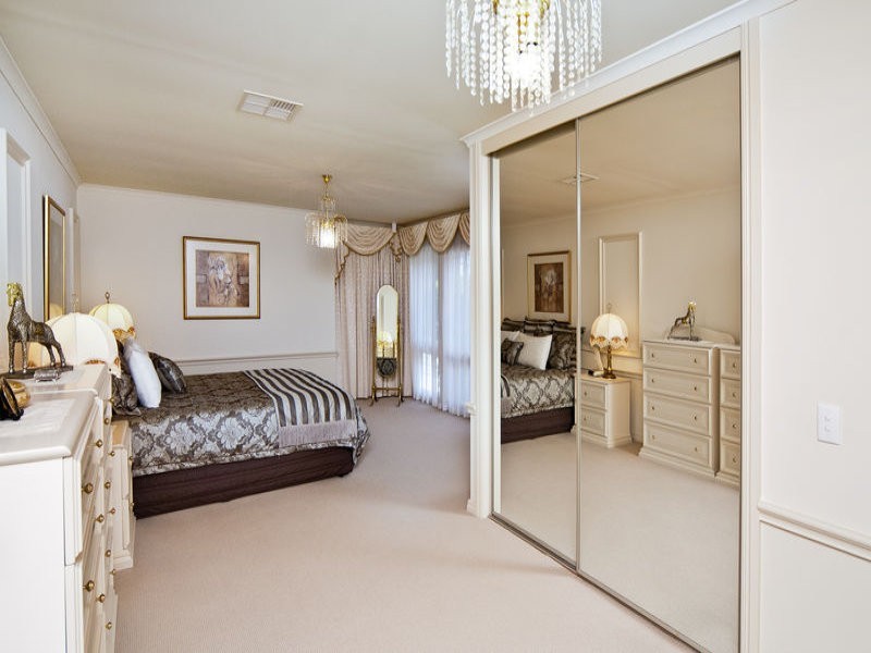 11 Palmyra Court, Flagstaff Hill SA 5159