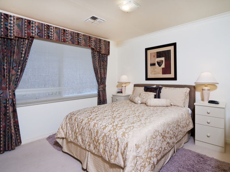 11 Palmyra Court, Flagstaff Hill SA 5159