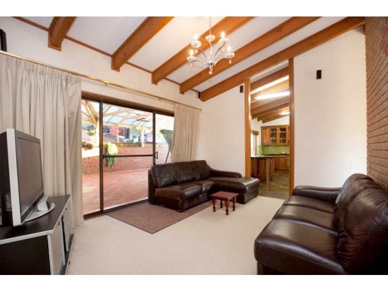 10 Redbank Close, Happy Valley SA 5159