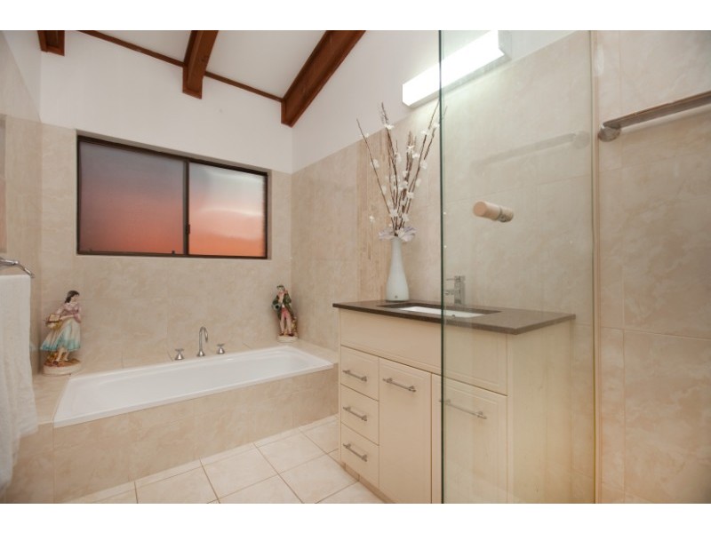 10 Redbank Close, Happy Valley SA 5159