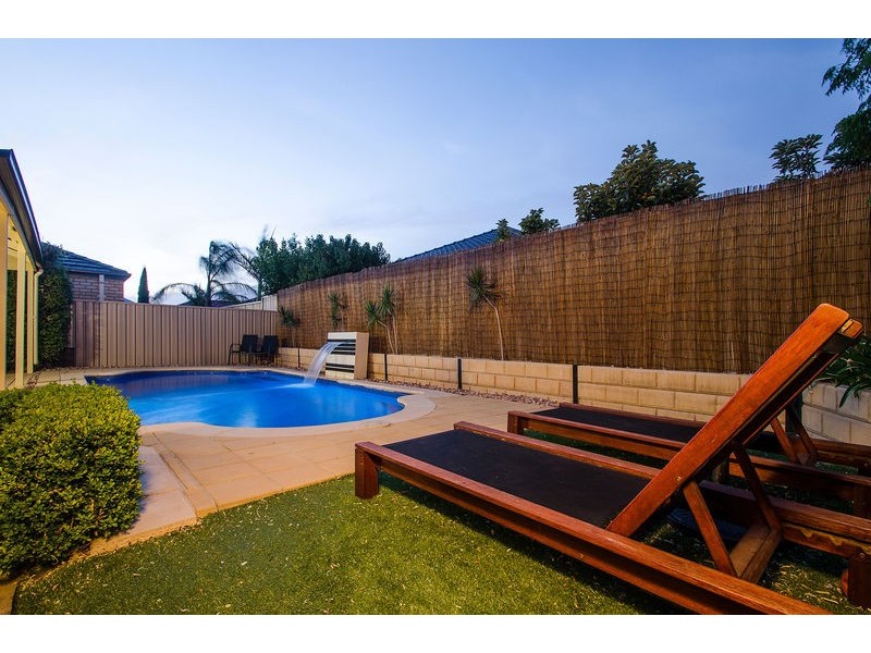 10 Autumn Court, Woodcroft SA 5162