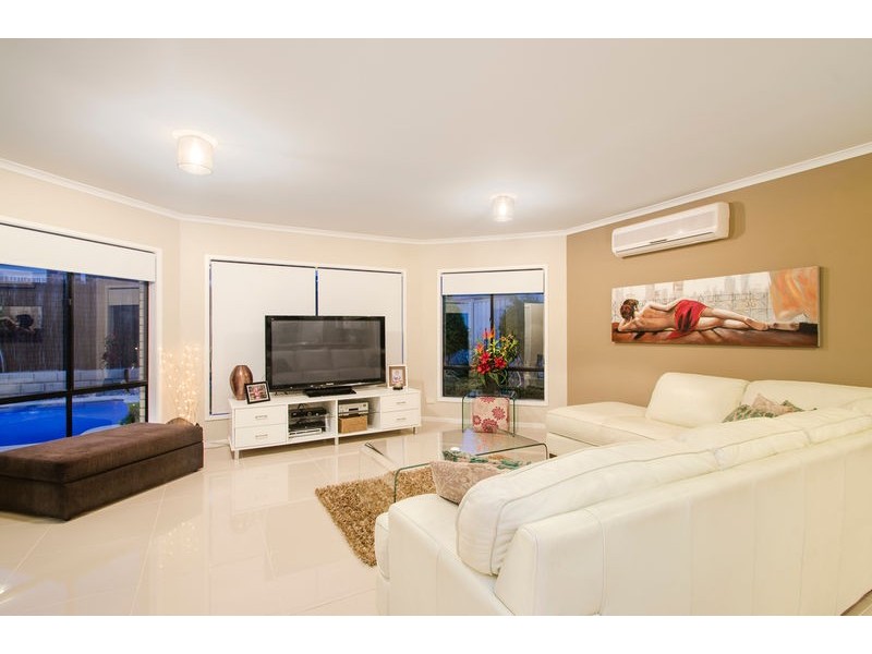 10 Autumn Court, Woodcroft SA 5162