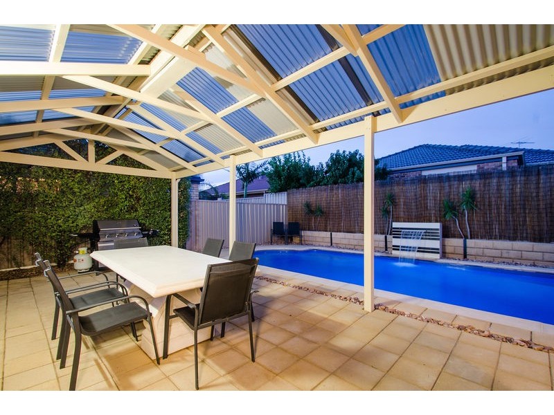 10 Autumn Court, Woodcroft SA 5162