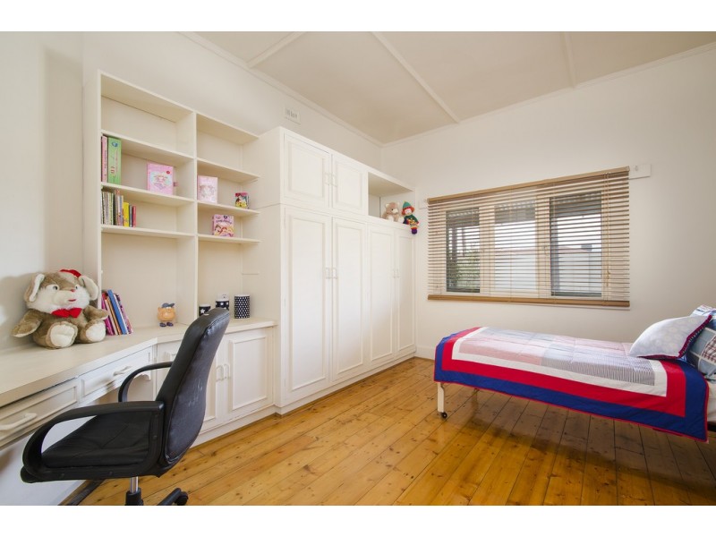 20 Bowaka Street, Park Holme SA 5043