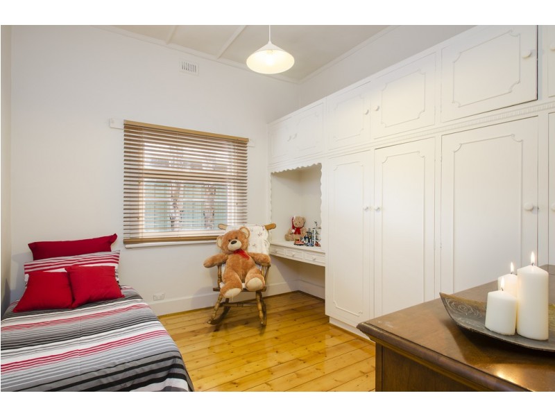 20 Bowaka Street, Park Holme SA 5043