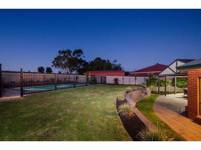 40 Antonia Cct, Hallett Cove SA 5158