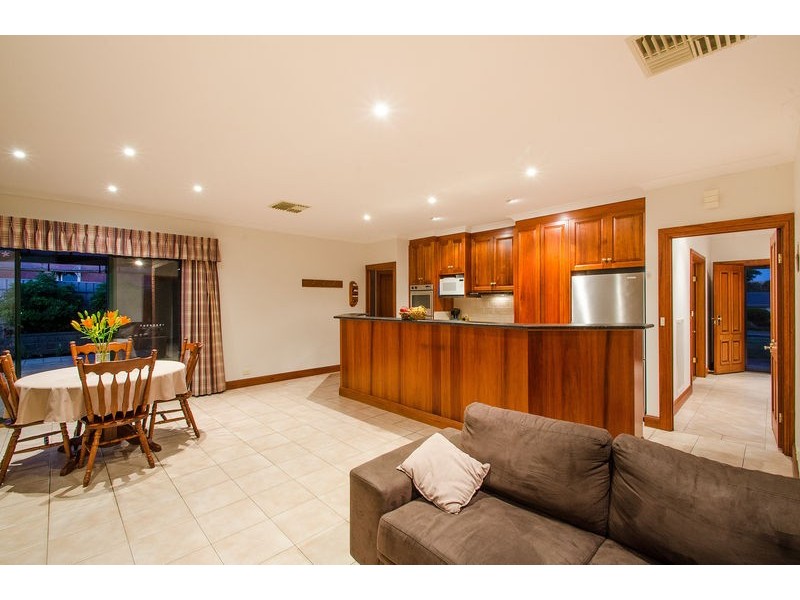 40 Antonia Cct, Hallett Cove SA 5158