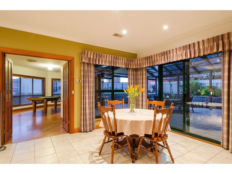 40 Antonia Cct, Hallett Cove SA 5158