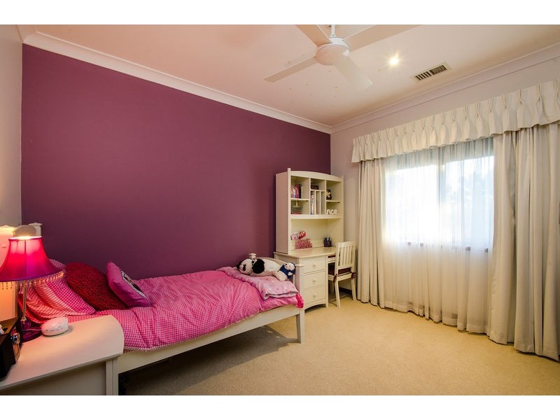 40 Antonia Cct, Hallett Cove SA 5158