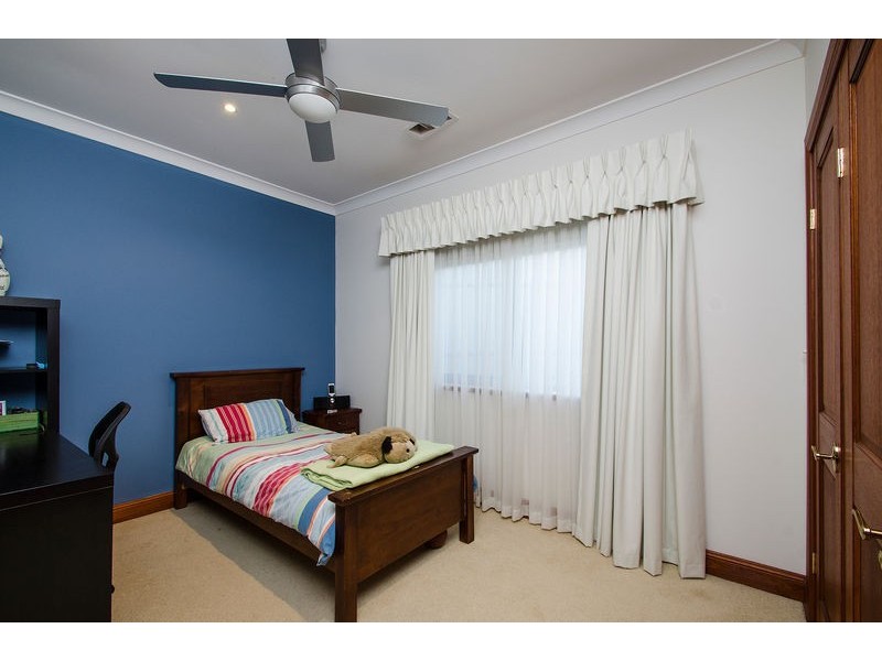 40 Antonia Cct, Hallett Cove SA 5158