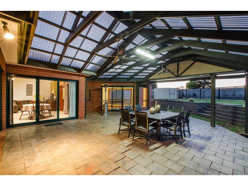 40 Antonia Cct, Hallett Cove SA 5158