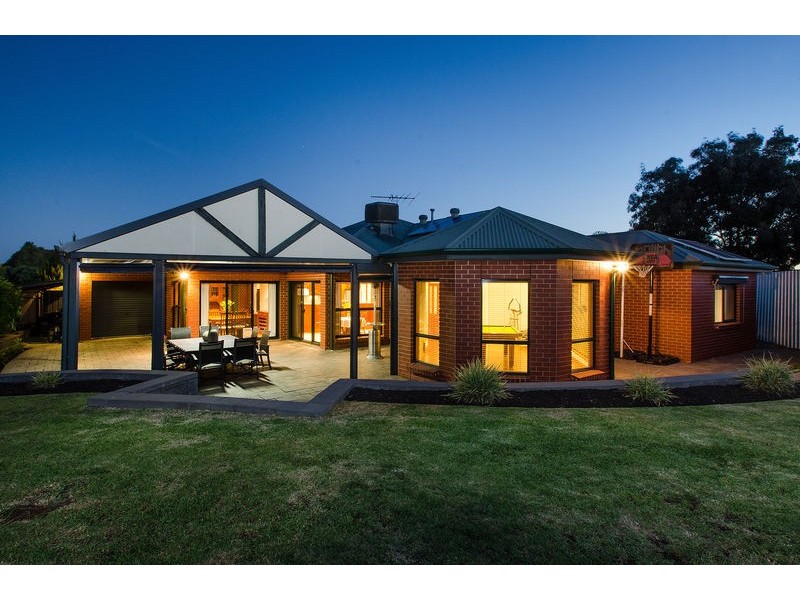 40 Antonia Cct, Hallett Cove SA 5158