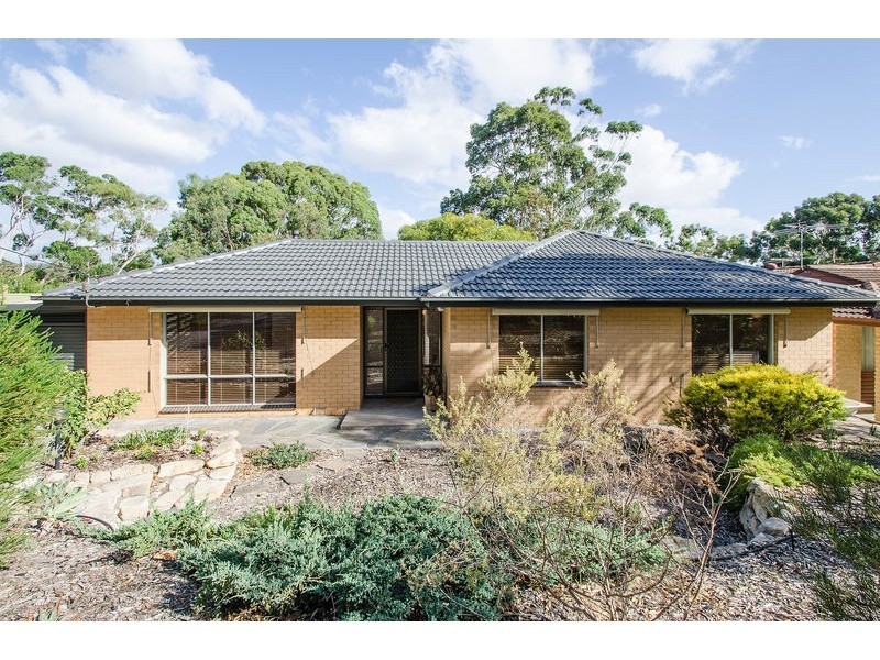 2 The Pines Close, Happy Valley SA 5159