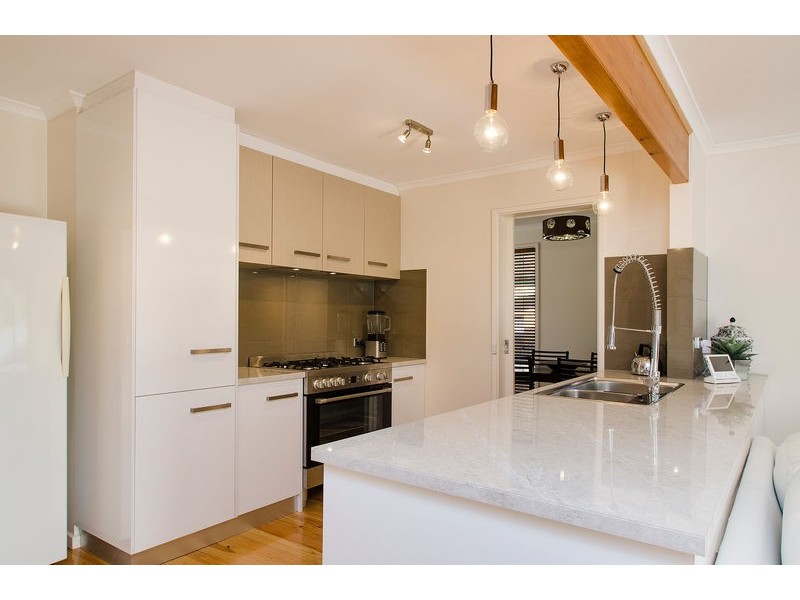 2 The Pines Close, Happy Valley SA 5159