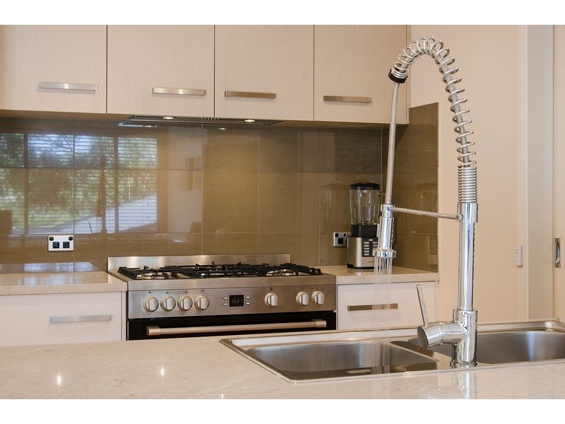 2 The Pines Close, Happy Valley SA 5159