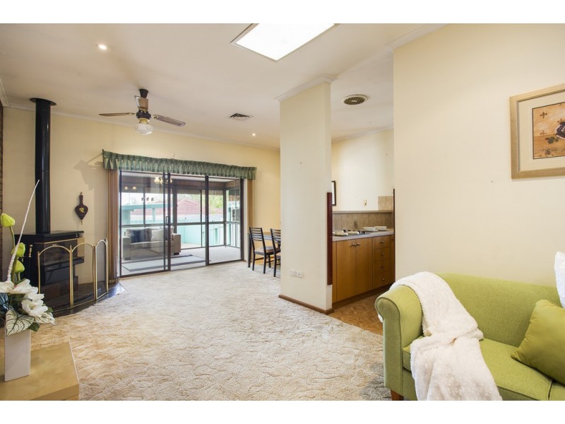 6 Burbank Ave, Bedford Park SA 5042