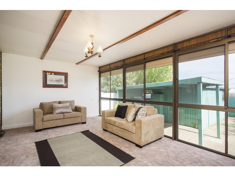 6 Burbank Ave, Bedford Park SA 5042