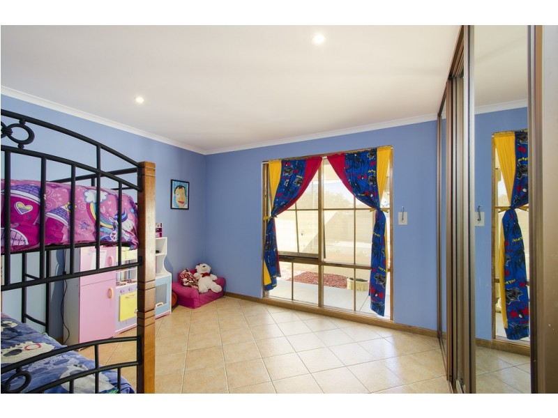 26 Tangara Drive, Aberfoyle Park SA 5159