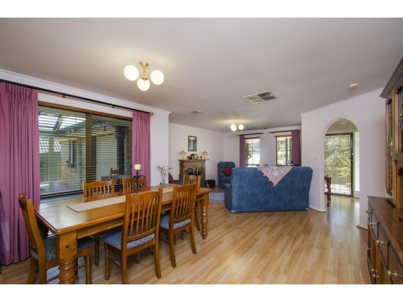 6 Highfield Drive, Aberfoyle Park SA 5159