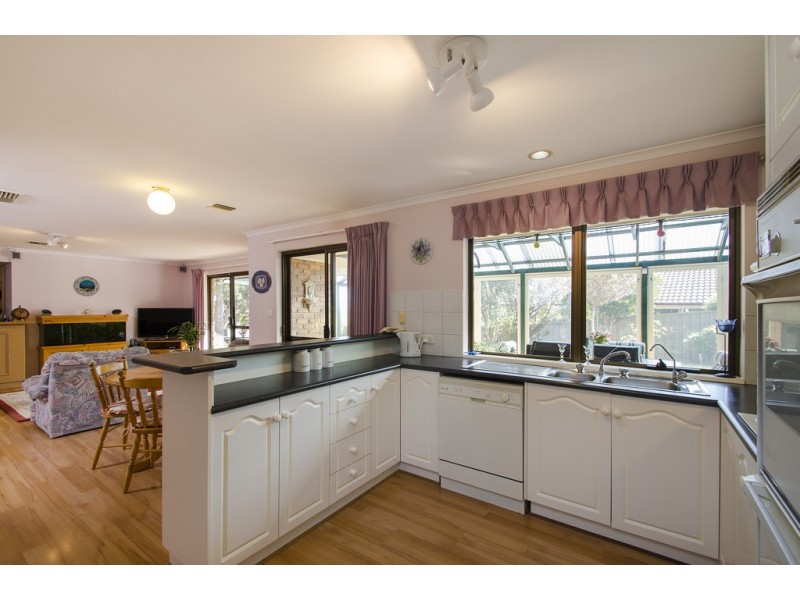 6 Highfield Drive, Aberfoyle Park SA 5159