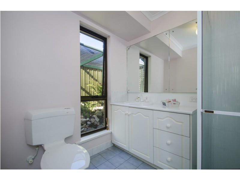 6 Highfield Drive, Aberfoyle Park SA 5159