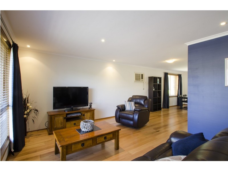 18 Sandler Gr, Aberfoyle Park SA 5159