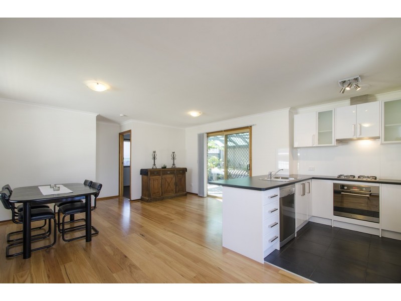 18 Sandler Gr, Aberfoyle Park SA 5159