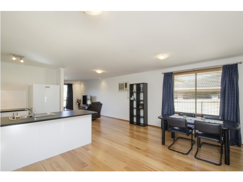 18 Sandler Gr, Aberfoyle Park SA 5159