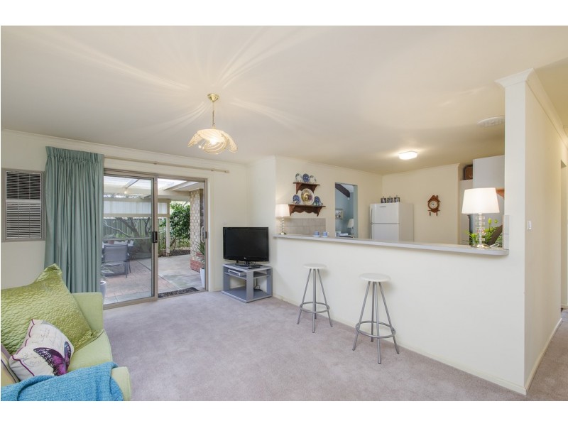 7 St Martins Ct, Woodcroft SA 5162