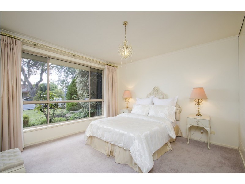 7 St Martins Ct, Woodcroft SA 5162